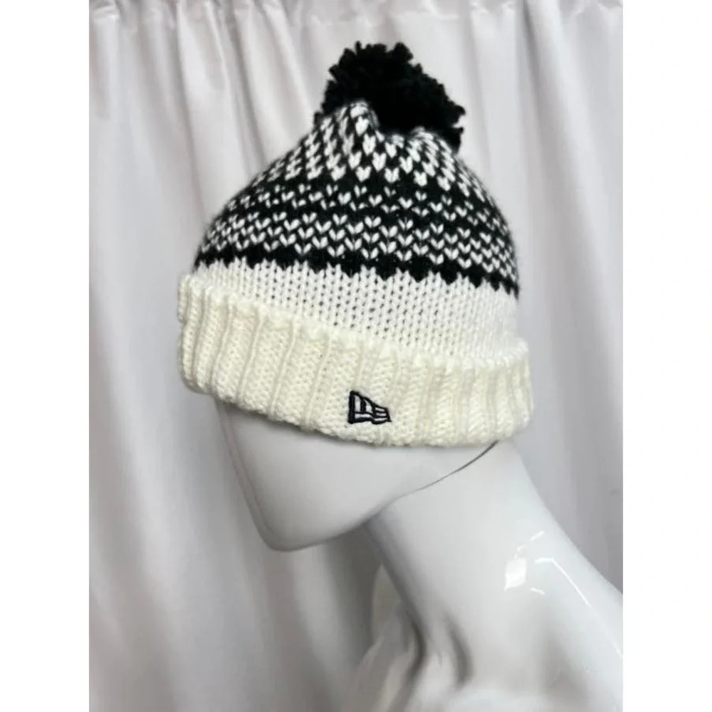 NEW! New‎ Era Women's Black/White Dallas Cowboys Knit Hat
